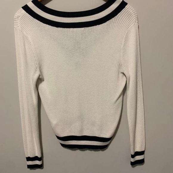 H&M V-Neck Sweater - Picture 3 of 3
